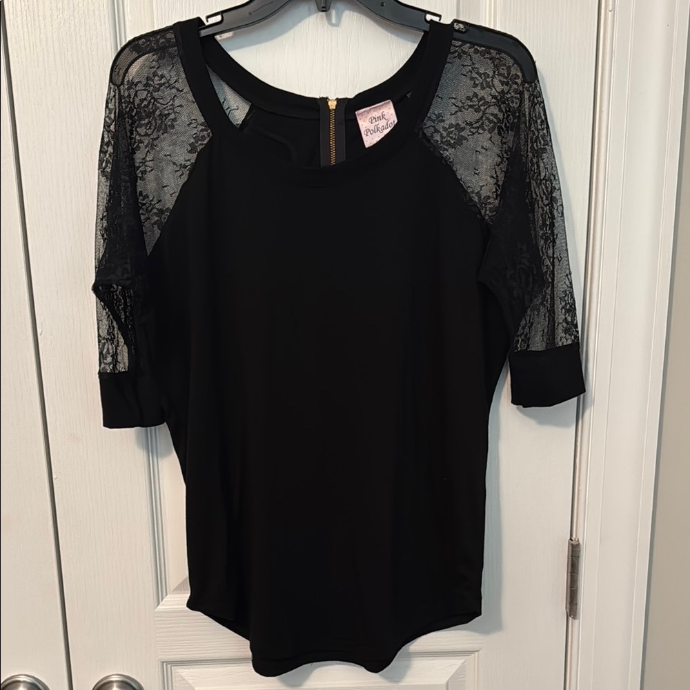 Pink Polkadot Women’s Medium Black Lace Sleeve Tunic Top